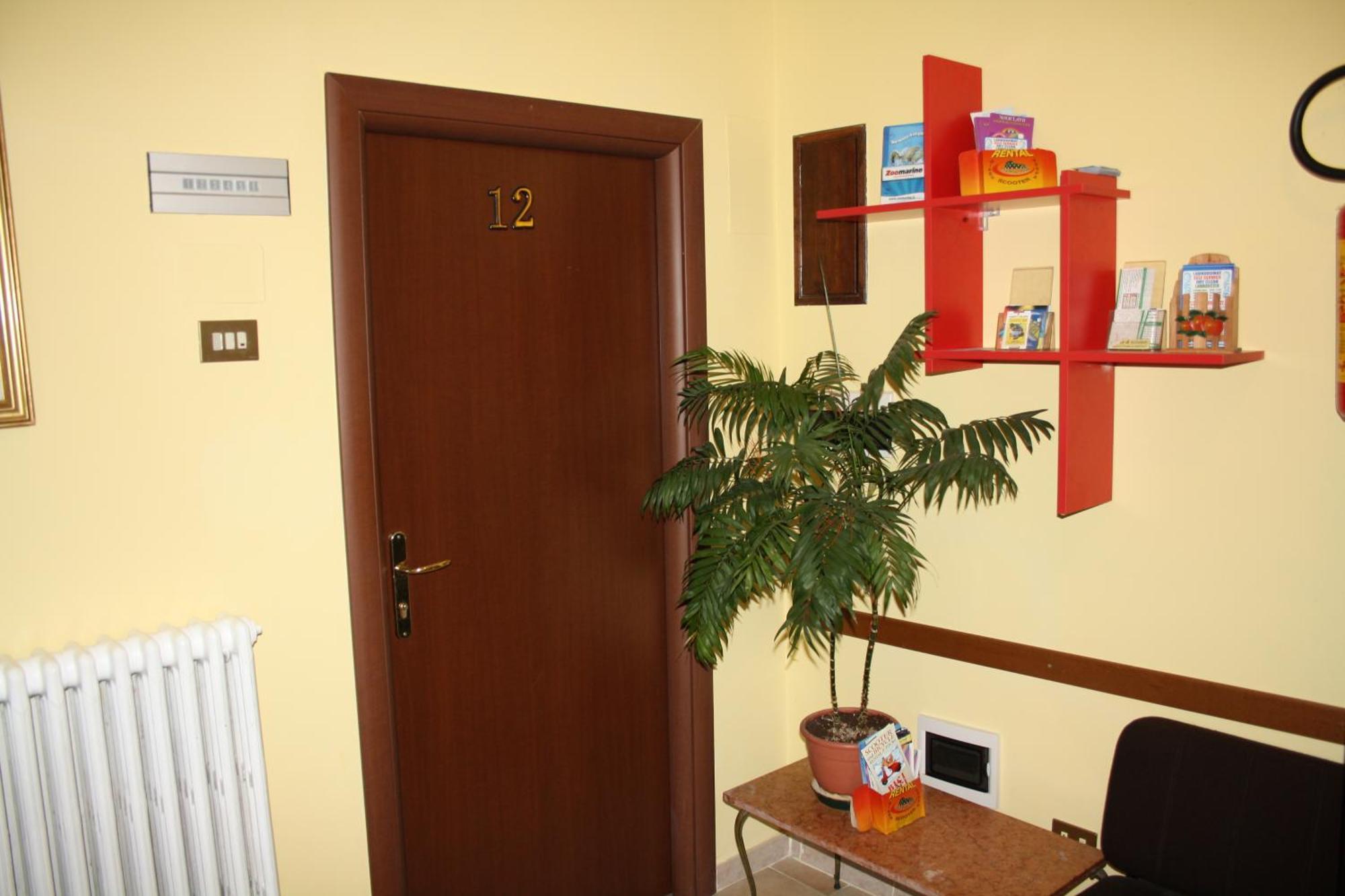 Hotel Eurorooms Ρώμη Εξωτερικό φωτογραφία