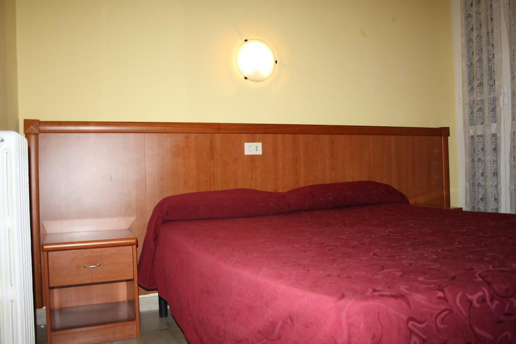 Hotel Eurorooms Ρώμη Εξωτερικό φωτογραφία
